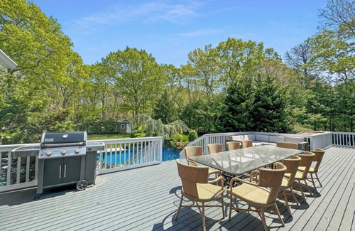 Hampton Bays Casa | Spacious 5-bedroom house with Pool, Sauna. Large Yard and 5mins to beach,