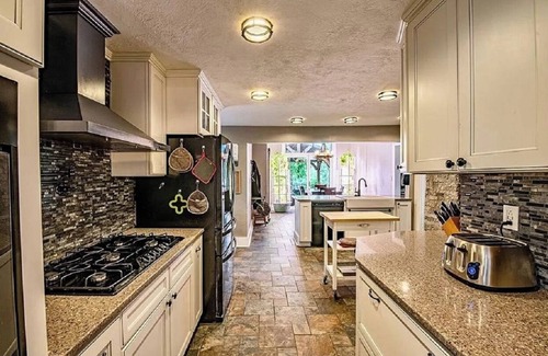 Indianapolis Otro | Spacious 5 bedroom Farmhouse Perfect for Family/Friend Reunions