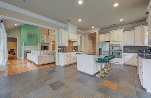 Prairieville Casa | Spacious 5-bedroom house with WiFi, Fireplace in superb Prairieville