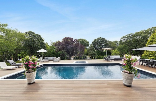 Shinnecock Hills Casa | Spacious 5-bedroom house with AC and fitness room in peaceful Southampton