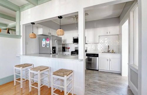 Ventnor City Casa | Spacious 5-bedroom house in Ventnor city. 1 block to the beach