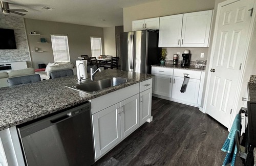 Winter Haven Casa | Spacious 5-bedroom house in lovely Winter Haven with a stunning lake view.
