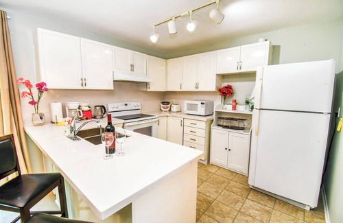 Alcona Cabaña | Spacious 5-Bedroom Vacation Home Near Lake Simcoe – Perfect for Family Gathering