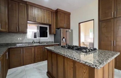 Jarabacoa Casa | Spacious 5-bedroom villa in marvelous Jarabacoa with AC, WiFi