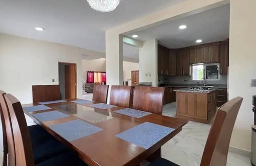 Jarabacoa Casa | Spacious 5-bedroom villa in marvelous Jarabacoa with AC, WiFi