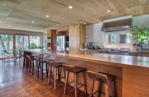 Springs Casa | Spacious 5-BR 4-Bath Pool in East Hamptons