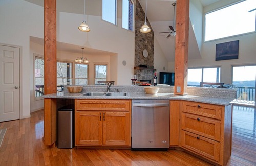 Indian Rock Springs Cabina | Spacious 5 BR Cabin Stunning Mountain View w HOT TUB