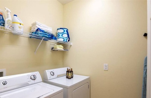 Watersong Casa | Spacious 5 BR Pool Home near Disney/w/ WI-FI -BBQ