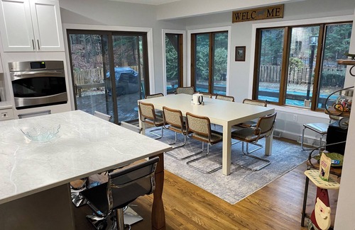 Saratoga Springs Casa | Spacious 5 BR with tennis/pickleball court . Close to the track and Pet friendly