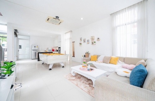 Na Chom Thian Villa | Spacious 5-bedroom private villa near Pattaya beach
