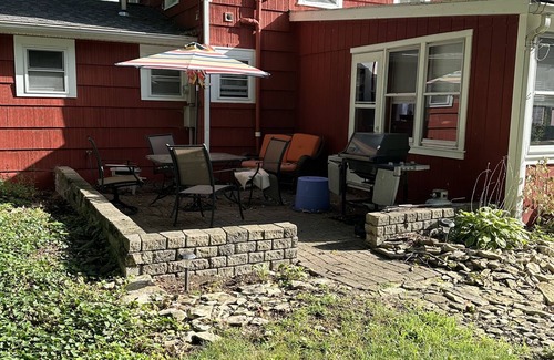 Lakeside Casa | Spacious 5 Bedroom House On Double Lot In Lakeside One Block From The Lake!