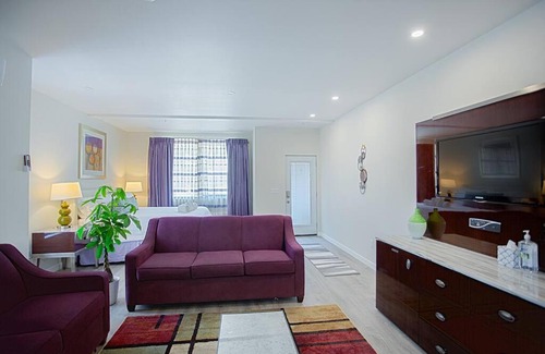 Bankers Hill Apartamento | Spacious 500 sqft Studio with Balboa Park View