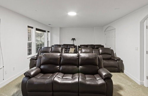 Antioch Casa | SPACIOUS 5BD HAVEN—POOL TABLE, BBQ, MOVIE THEATRE, FIRE PIT, GAMES+