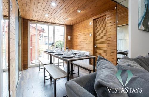 Belle Vue Casa | Spacious 5BDR House By Vista Stays Short Lets & Serviced Accommodation Manchester With Free WiFi, Parking & Netflix