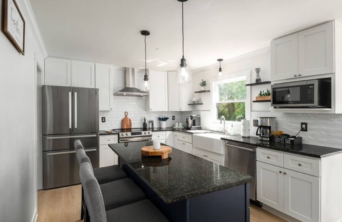 Durham Casa | 5BR Home, 10-Min Walk to Duke, 6-min drive to DPAC
