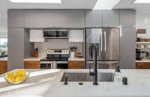 University Place Casa | Spacious 5BR/4BA: Water Views, Step-Free Main Level & Next to Chamber Bay Golf