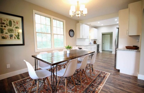 Warrington Casa | Spacious 5BR home. 10 min to NAS. 20 min to beach