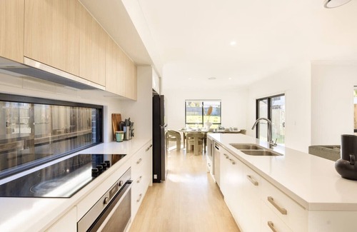 Sunnybank Casa | Spacious 5BR Home in Heart of Sunnybank |Sleeps 10