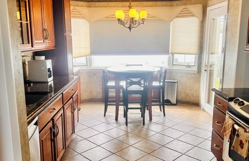 Syosset Casa | Spacious 5BR Home Sleeps 10 Near NYC & Long Island Beaches