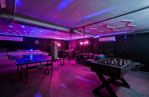 Biscayne Park Casa | Spacious 5BR Miami Oasis w/ Pool