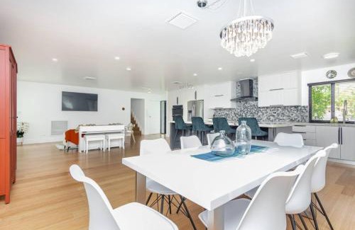 North Miami Casa | Spacious 5BR Miami Oasis w Pool