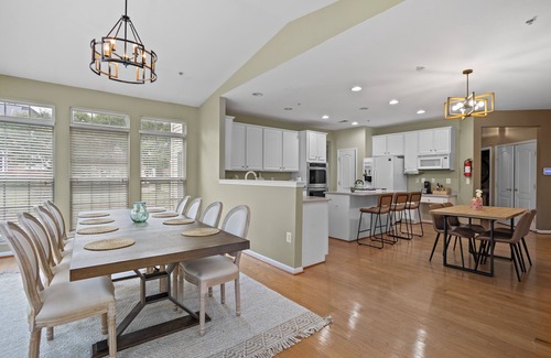 Bowie Casa | Spacious 5BR Retreat w/Piano & Pool Table – Near DC & Baltimore