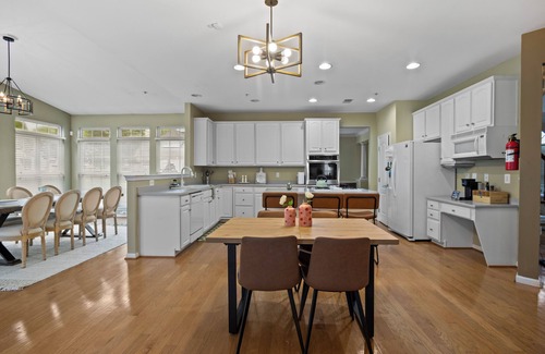 Bowie Casa | Spacious 5BR Retreat w/Piano & Pool Table – Near DC & Baltimore