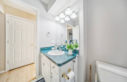 Solon Casa | Spacious 5BR Solon Home - BBQ Grill, Fire Pit