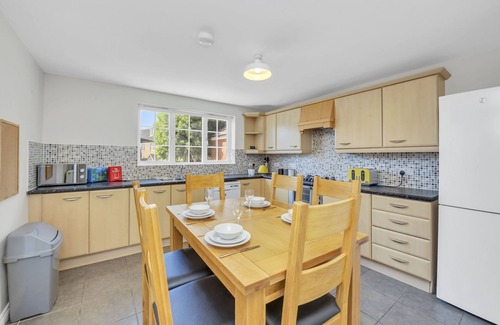 Martlesham Heath Casa | Spacious 5BRM Townhouse – Ideal for Contractors, Corporate Stays & Family Visits
