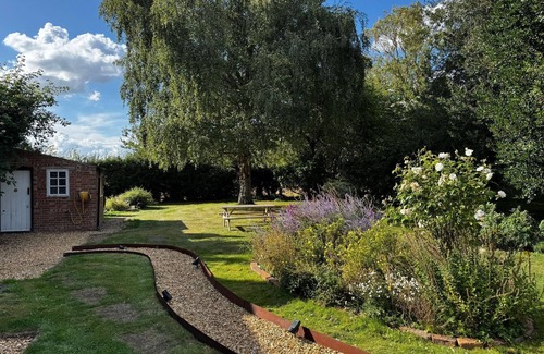 Tilney Fen End Casa | Spacious 6-Bed Countryside Home Surrounded by Nature