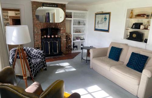 Tilney Fen End Casa | Spacious 6-Bed Countryside Home Surrounded by Nature