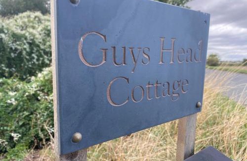 Tilney Fen End Casa | Spacious 6-Bed Countryside Home Surrounded by Nature