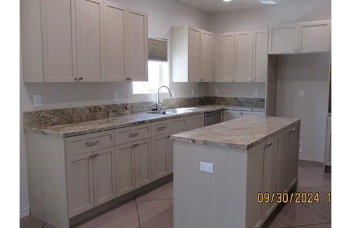 Lake Havasu City Casa | Spacious 6-bedroom house with WiFi and AC in enchanting Lake Havasu City