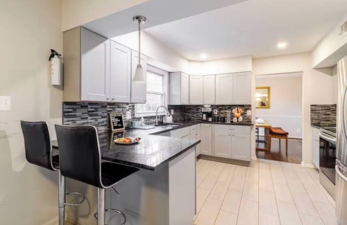 Oxon Hill-Glassmanor Casa | Spacious 6-bedroom house Minutes From Washington Dc & National Harbor