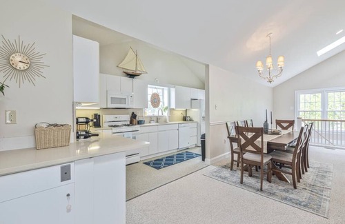 West Cape May Casa | Spacious 6-Bedroom Home near Cape May Beaches