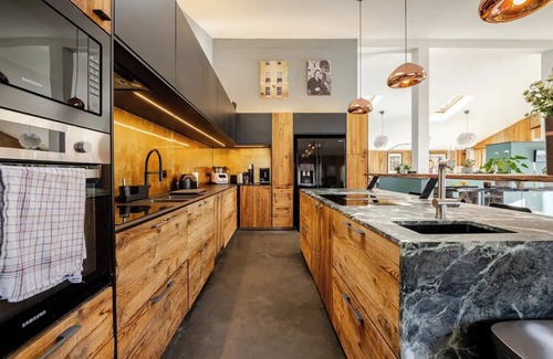 Les Tines Chalet De Esquí | Spacious 6-bedroom chalet in fabulous Chamonix with fitness room, sauna, hammam,