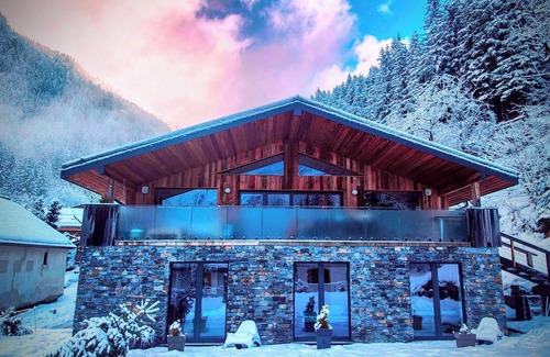 Les Tines Chalet De Esquí | Spacious 6-bedroom chalet in fabulous Chamonix with fitness room, sauna, hammam,