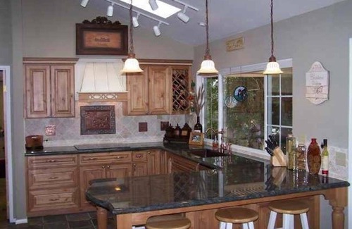 Vista Casa | Spacious 6-bedroom estate in gorgeous Vista with AC