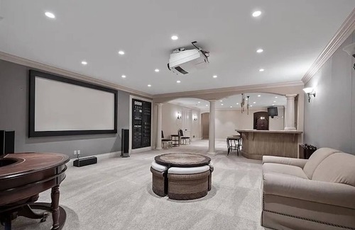 Birmingham Casa | Spacious 6-bedroom house in fabulous Birmingham with WiFi, AC, fitness room