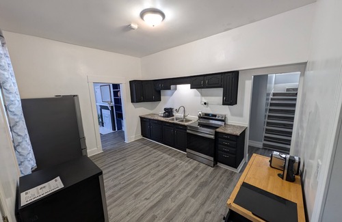 Evansville Casa | Spacious 6-bedroom house in Evansville