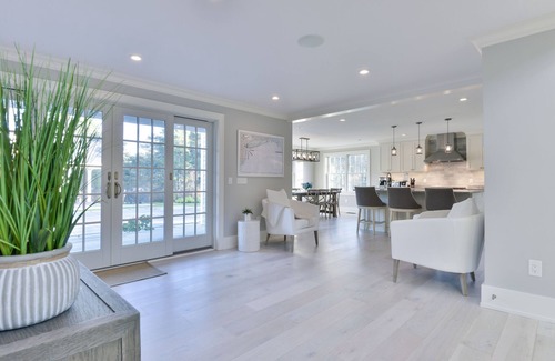 Surfside Casa | Spacious 6 bedroom home in the Surfside area of beautiful Nantucket.