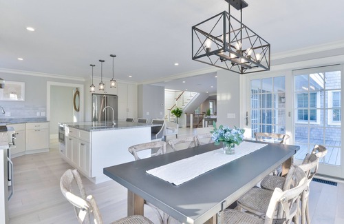 Surfside Casa | Spacious 6 bedroom home in the Surfside area of beautiful Nantucket.