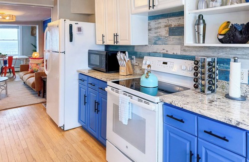 Byfield Casa | Spacious 6-bedroom house with WiFi, AC in charming Salisbury