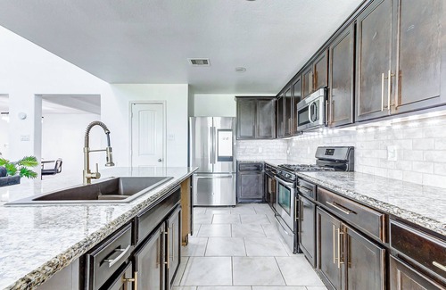 Clodine Casa | Spacious 6-bedroom house masterpiece. The cozy getaway in Richmond/Houston