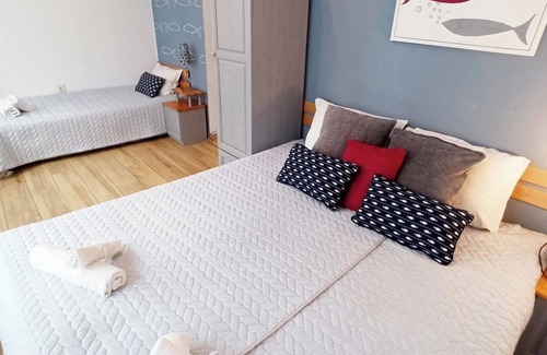 Pomorie Casa | Spacious 6-bedroom house with AC and WiFi in Pomorie, 5 min walk to the beach.