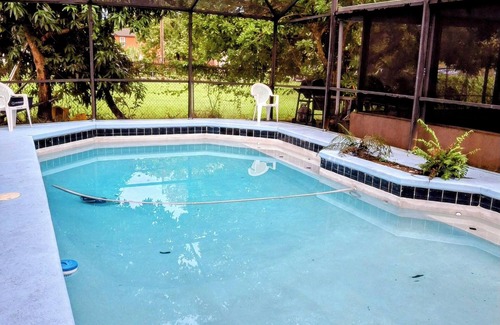 Northwest Orlando Casa | Spacious 6-bedroom house in charming Orlando with AC, WiFi