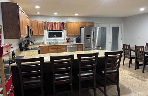 Almo Casa | Spacious 6-bedroom house in charming Benton with AC