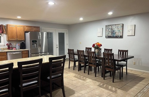 Almo Casa | Spacious 6-bedroom house in charming Benton with AC