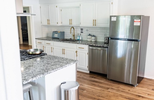 Tulsa Casa | Spacious 6-bedroom house in Tulsa near Premium Outlet
