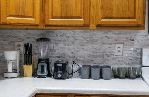 Grand Island Casa | Spacious 6-bedroom house in Grand Island. Centrally located home.